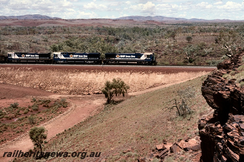 T05195
BHP Iron Ore (BHPIO) CM36-7M class 5512 