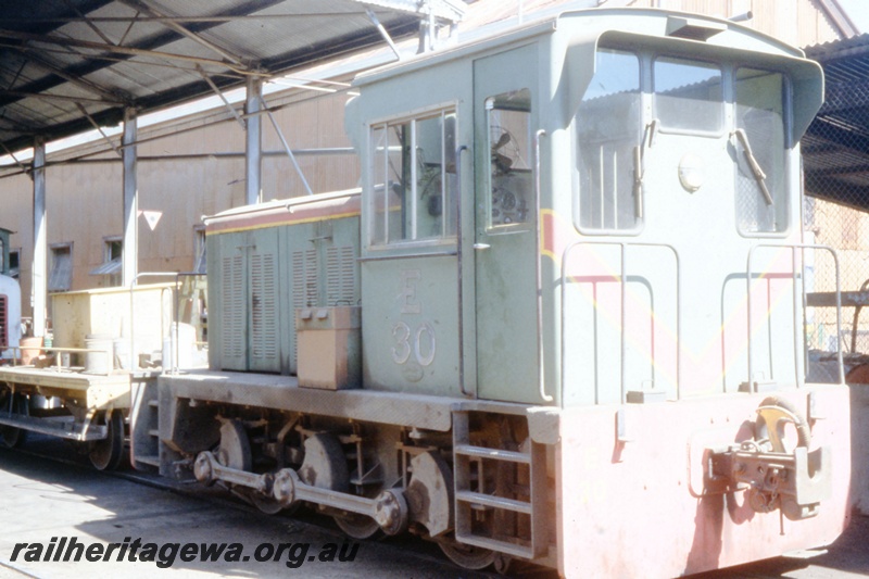 T05503
E class 30 (green livery with red stripe) at Midland Workshops. ER line.
