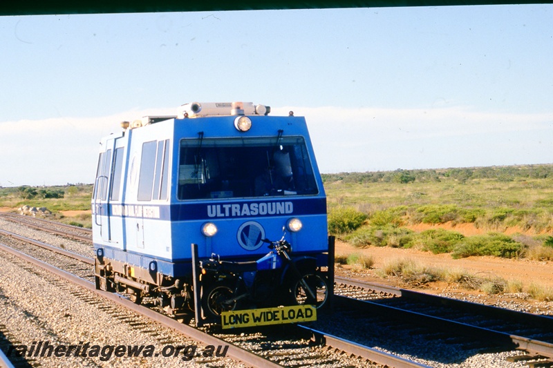 T05523
Ultrasound rail detection car.
