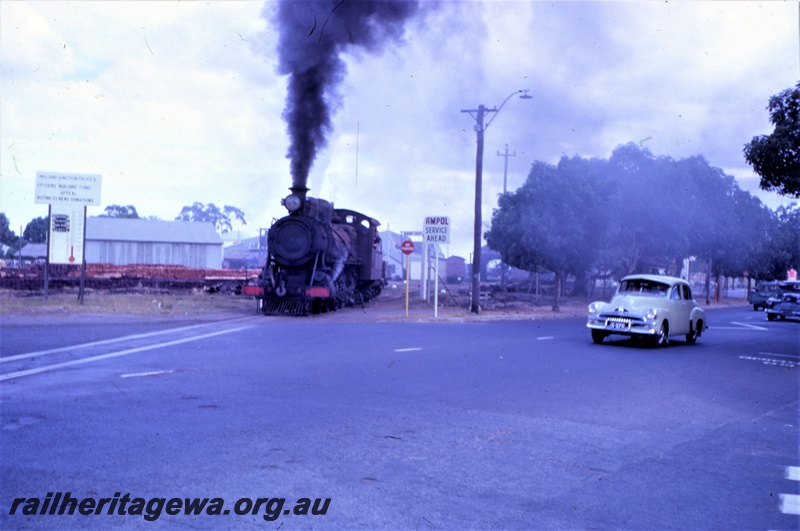 T05568
MRWA  C Class crossing Helena Street,  Midland Junction. MR line
