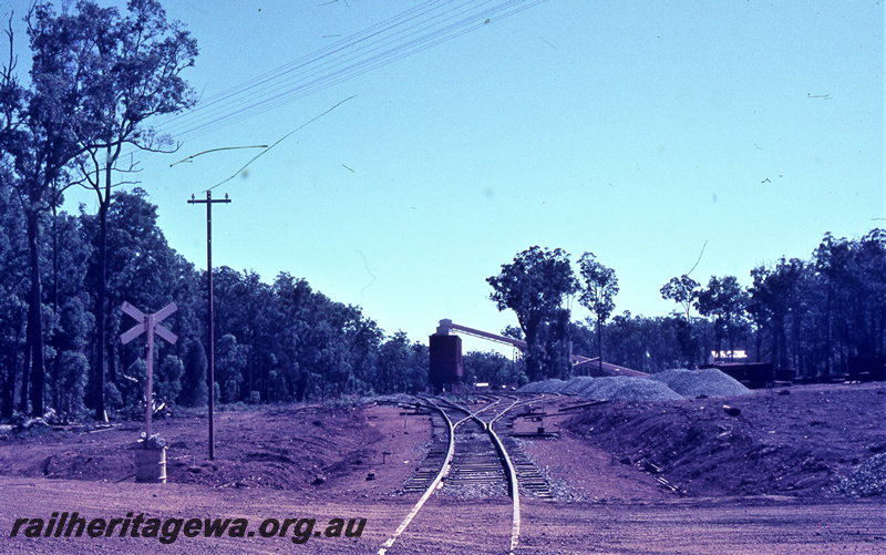 T05607
Bauxite loadout Jarrahdale No 1 site. SWR line.
