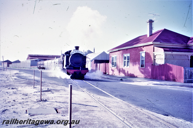 T05639
Ds class 374 hauling ARHS tour to Armadale via Fremantle and Jandakot  crossing Marine Terrace near South Beach. ER line.
