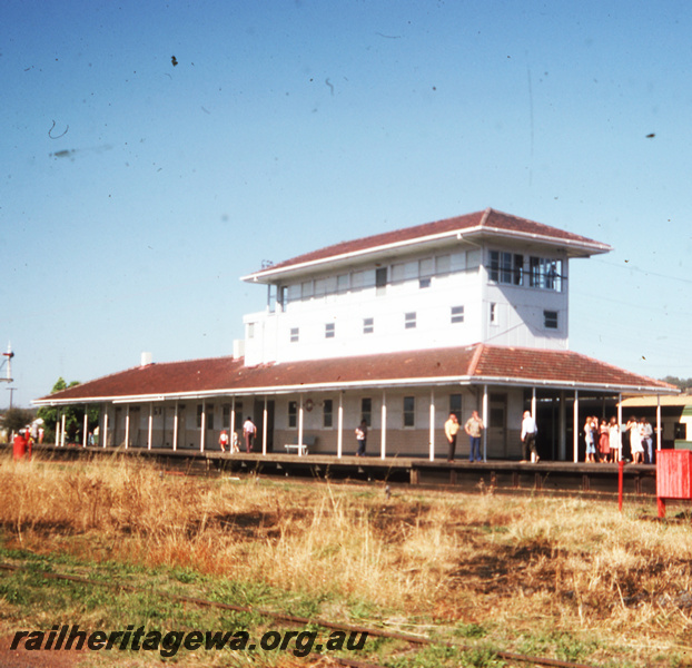T05693
Brunswick Station. SWR line.
