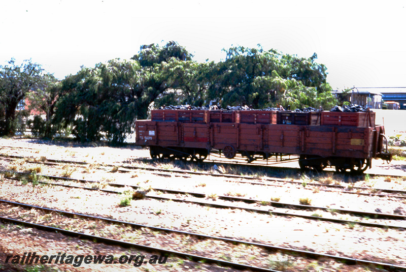 T05708
RA class 5629 loaded with six M class coal boxes.  
