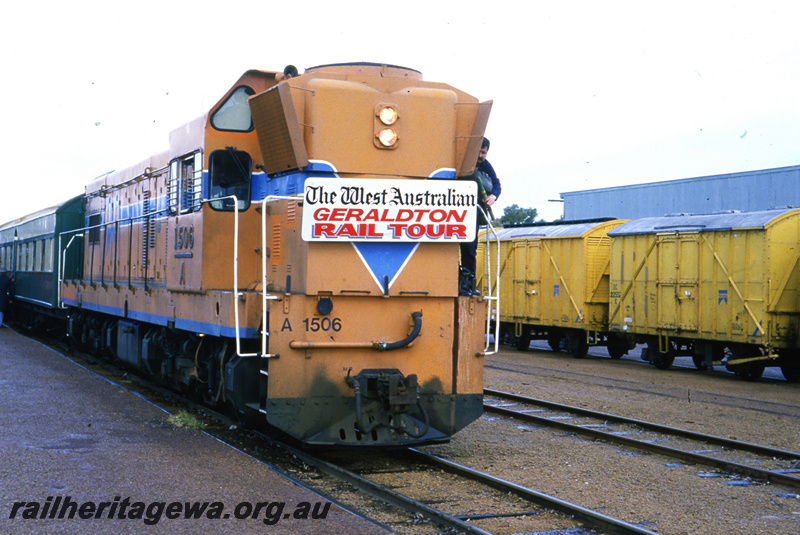 T05717
A class 1506 leads 