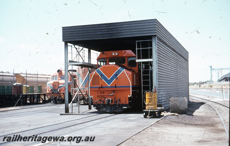 T05740
DB class 1586 loco depot Avon Yard. ER line.
