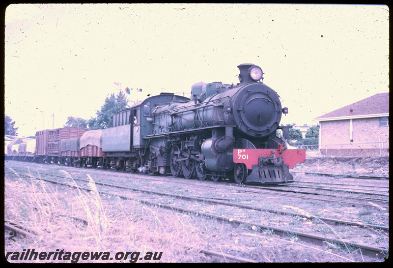 T06431
PM Class 701, goods train, Collie station yard, BN line
