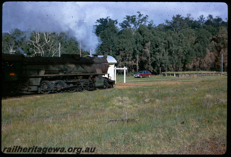 T06541
V Class 1206, goods train, Moorhead, station nameboard, staff cabin, loading platform, BN line

