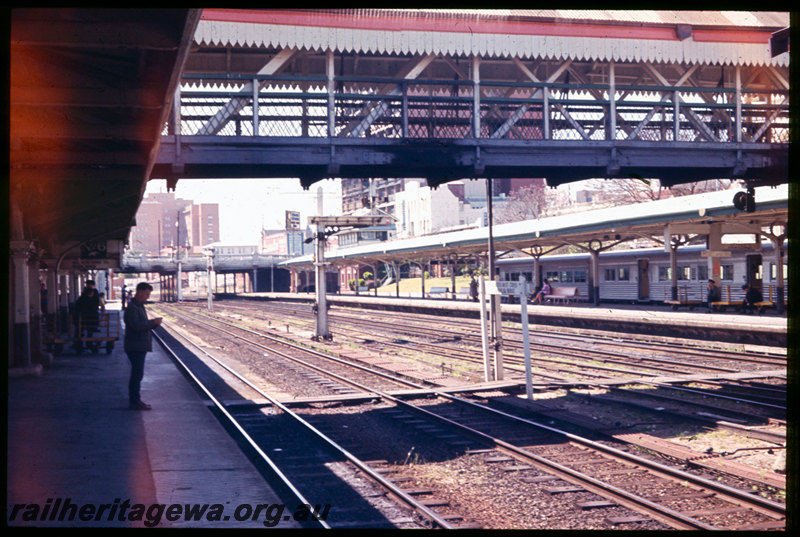 T06635
City Station, view from Platform 6, ADK/ADB Class railcar in Platform 3 dock platform, footbridge, semaphore signals, Barrack Street Bridge, Perth Box C signal cabin, platform, point rodding, Perth, ER line
