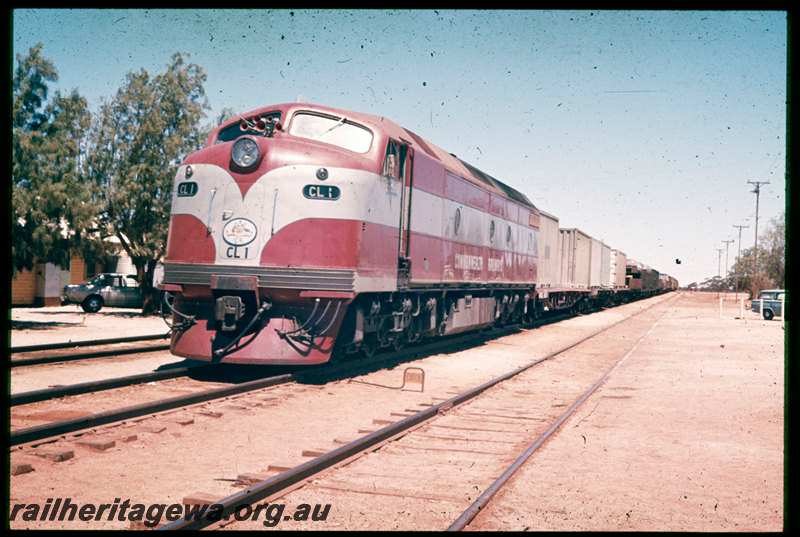 T06652
Commonwealth Railways CL Class 1, westbound goods train, Parkeston, wheel chock, TAR line
