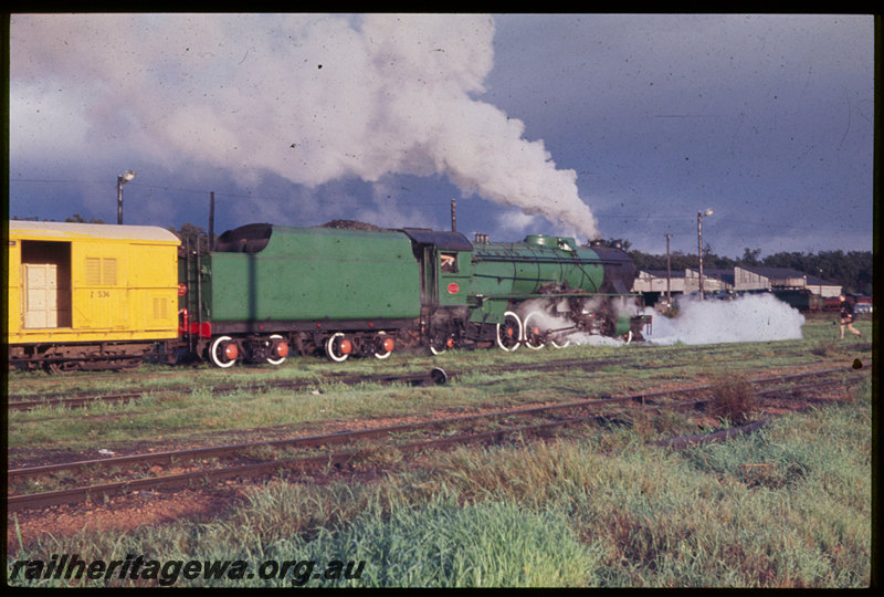 T06708
V Class 1220, locomotive and brakevan preparing to head to Brunswick Junction for the ARHS 