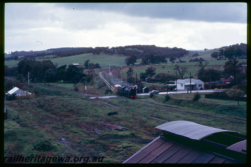 T06712
V Class 1220, locomotive and brakevan arriving to Brunswick Junction for the ARHS 