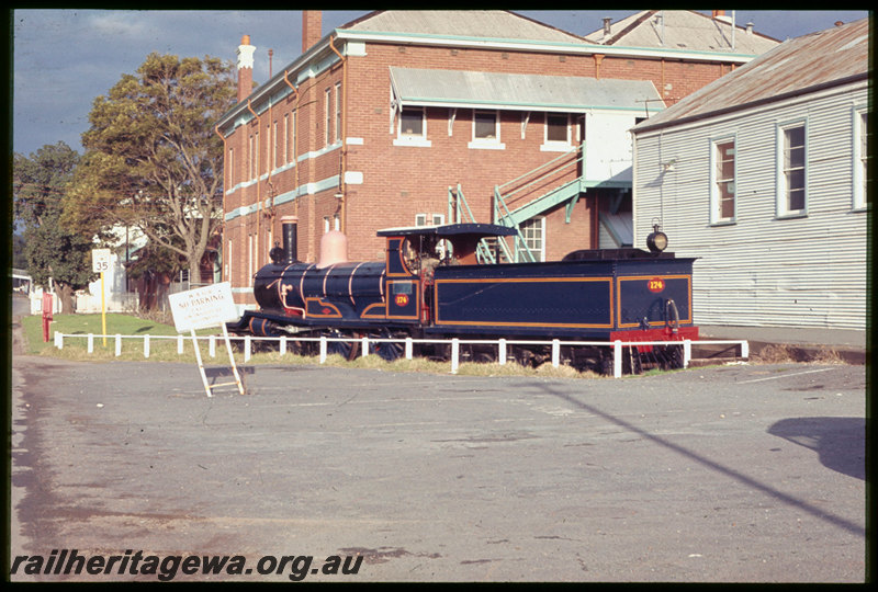 T06744
R Class 174, plinthed, Midland Railway Institute, 2 of 4
