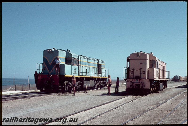 T07090
R Class 1905, pink undercoat, KA Class 212, Leighton Yard, KA Class 211 in distance
