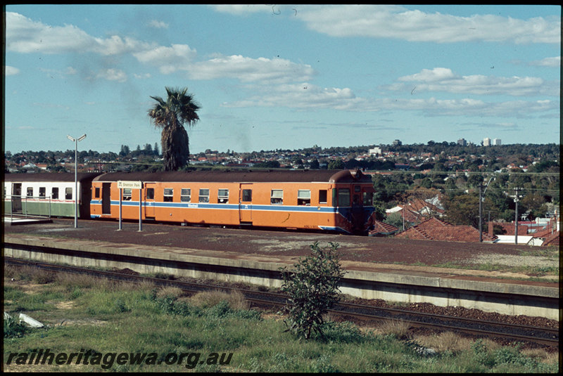 T07421
ADG Class 603 with ADA/ADG/ADA Class railcar set, Up suburban passenger service, Shenton Park, platform, station nameboard, ER line
