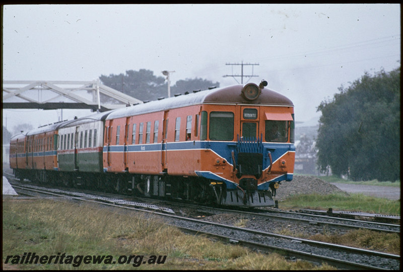 T07438
ADG/ADA/ADG/ADA Class railcar set, Up suburban passenger service, departing Subiaco, footbridge, platform, point rodding, ER line
