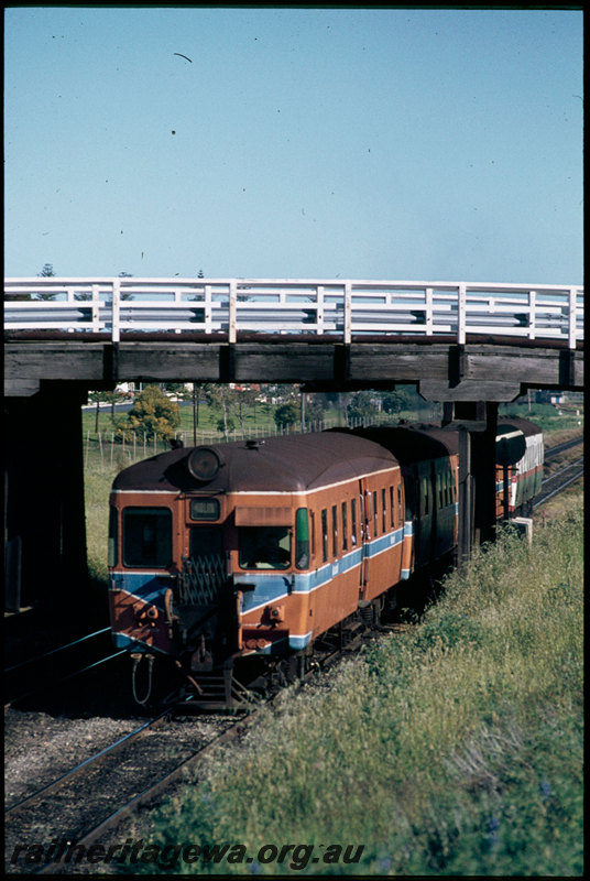 T07456
ADA/ADG/ADA/ADG Class railcar set, Down suburban passenger service, between Cottesloe and Grant Street, Eric Street Bridge, ER line

