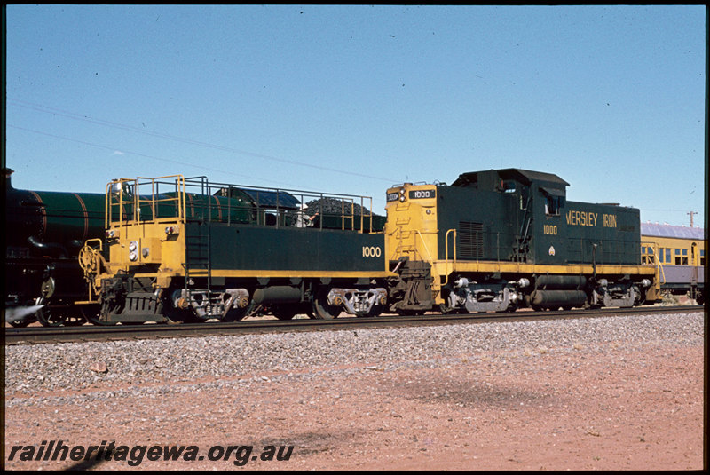 T07488
Hamersley Iron ALCo C415 1000 with brake tender, ex-Great Western Railway No. 4079 