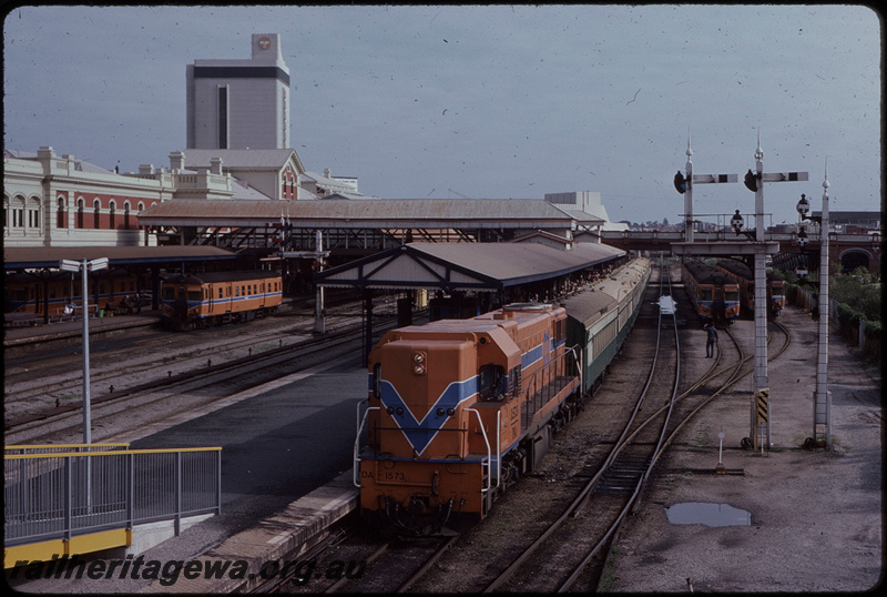T07623
DA Class 1573, Down ARHS special to Jarrahdale, Australind consist, Platform 7, ADG Class railcars, City Station, station building, semaphore signal, footbridge, ER line
