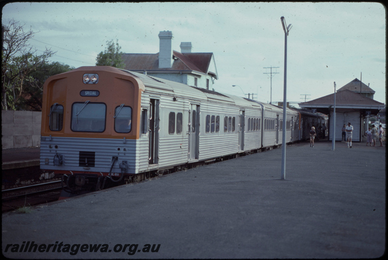 T07706
ADC Class 851, ADL Class 801, ADC Class 855, ADL Class 805, ARHS hired passenger special returning from Mundijong, Claremont, platform, station buildings, ER line
