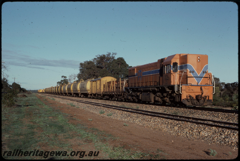 T07726
DA Class 1574, Down goods train, Mooliabeenee, MR line
