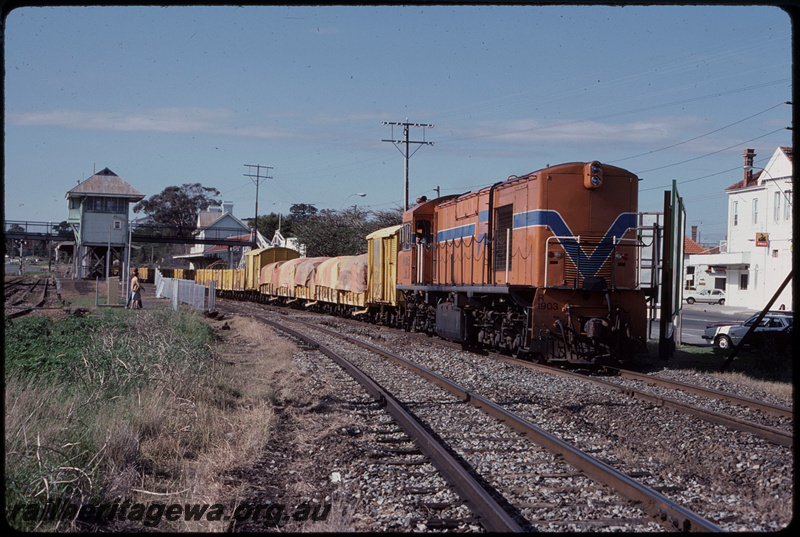 T07738
R Class 1903, Up goods train, station buildings, signal cabin, pedestrian crossing, footbridge, Claremont, ER line
