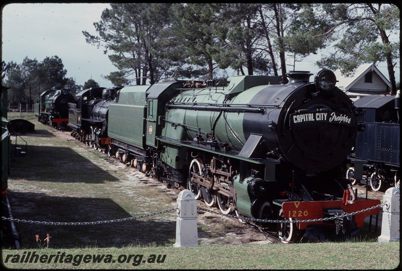 T07747
V Class 1220, 