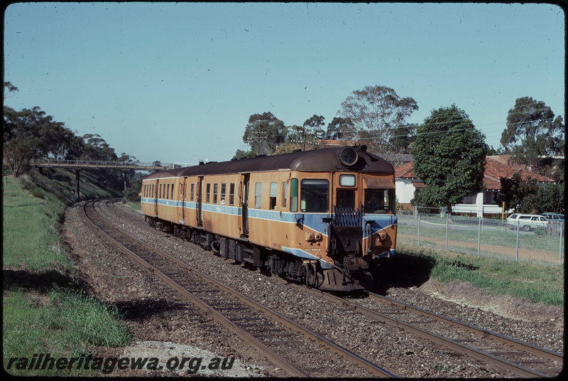 T07762
ADH Class 652 with ADA Class trailer, Up suburban passenger service, approaching West Leederville, Hamilton Street road bridge, ER line
