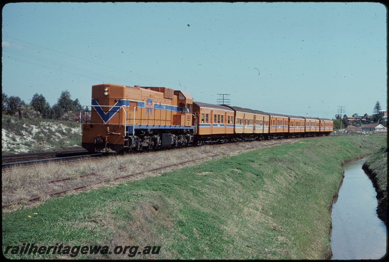 T07778
A Class 1513, Down suburban passenger service, Bradys Curve, between Bayswater and Ashfield, spur to Bradys Plaster Works in foreground, ER line

