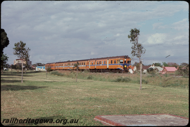 T07824
ADG/ADA/ADG/ADA Class railcar set, Up Show Special, between Daglish and Shenton Park, ER line
