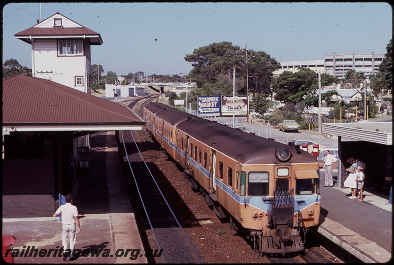 T07862
ADX/ADA/ADX Class railcar set, Up suburban passenger service, Subiaco, platform, station buildings, signal cabin, ER line
