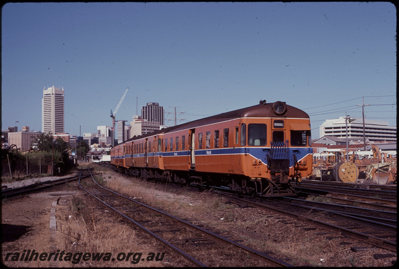 T07865
ADA/ADX/ADA/ADX Class railcar set, Down suburban passenger service, approaching Claisebrook, ER line
