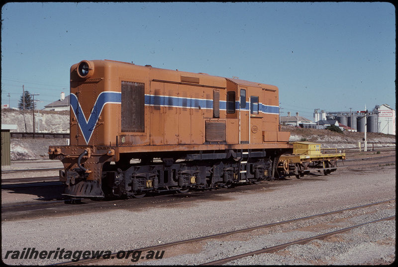 T07895
Y Class 1103, shunters float, stabled, Leighton Yard, semaphore signal
