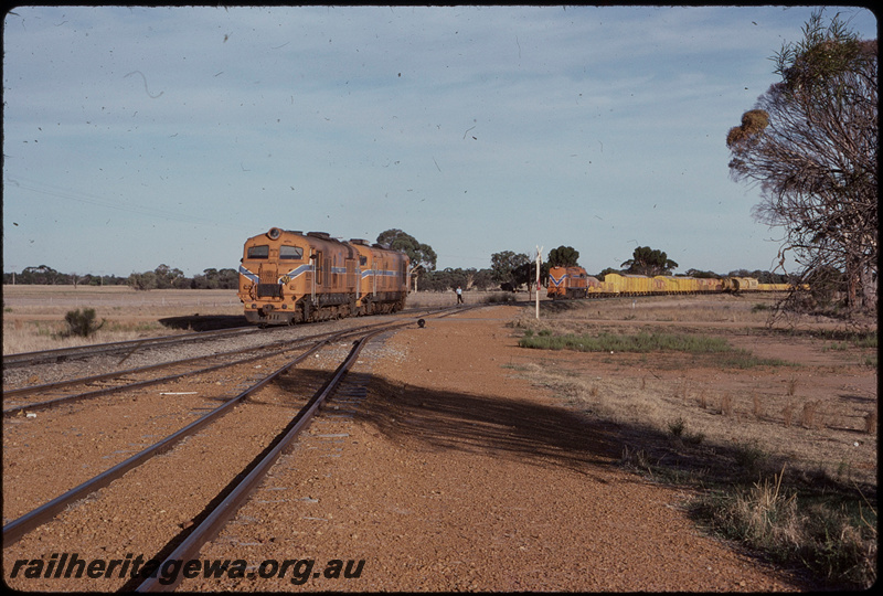 T07908
RA Class 1908 shunting on to Up goods train just arrived with XA Class 1404 