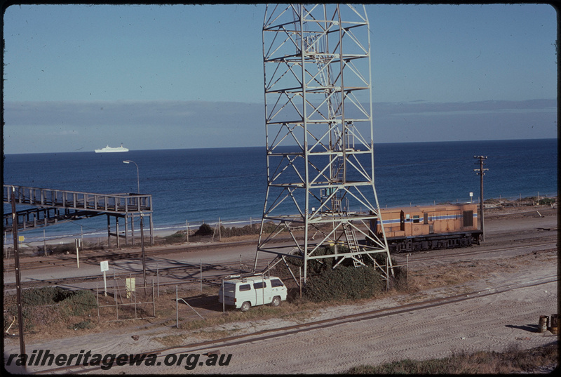 T08029
Y Class 1118, footbridge, light tower, Leighton Yard

