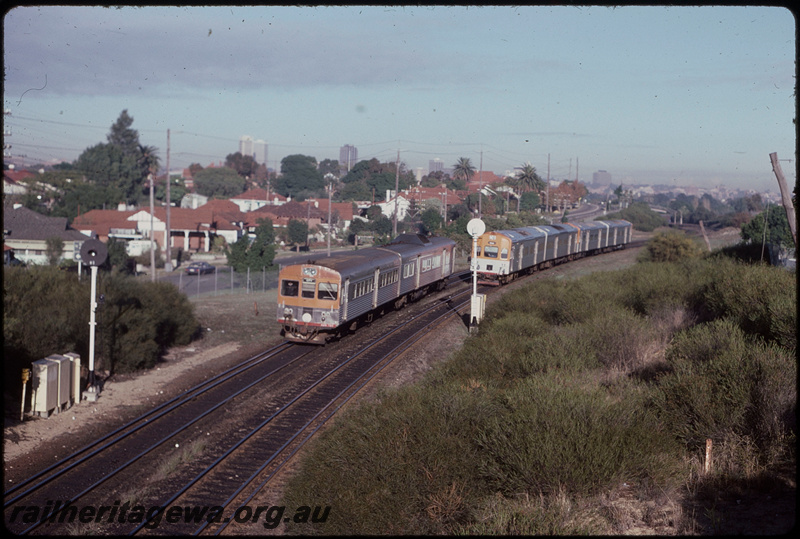 T08052
ADK/ADB Class railcar set, Up suburban passenger service, ADC/ADL/ADC/ADL Class railcar set, Down suburban passenger service, searchlight signals, ER line
