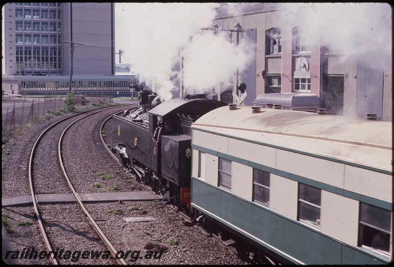 T08067
DD Class 592, Up ARHS passenger special, first run after restoration, city circle tour, passing The Round House, Fremantle, FA line
