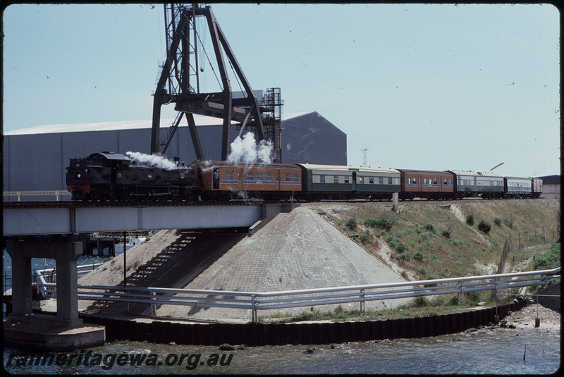 T08111
DD Class 592, Up ARHS passenger special, one of four steam shuttles run between Fremantle and Perth for Parliament Week celebrations, Swan River Bridge, North Fremantle, ER line
