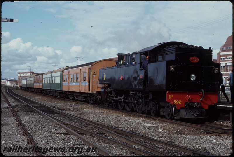 T08114
DD Class 592, Up ARHS passenger special, one of four steam shuttles run between Fremantle and Perth for Parliament Week celebrations, Fremantle, ER line
