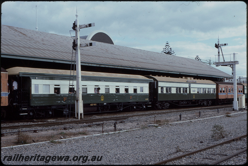 T08115
AQZ Class 423 sleeping carriage, AYS Class 461 