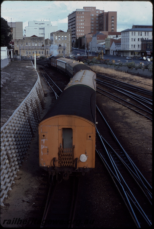 T08118
DD Class 592, Down ARHS passenger special, departing City Station after completing four steam shuttles run between Fremantle and Perth for Parliament Week celebrations, AYF Class 706, searchlight signal gantry, Perth, ER line
