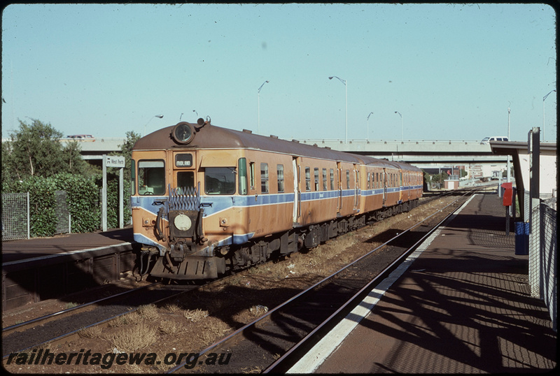 T08160
ADG Class 611 with ADG/ADA Class railcar set, Down suburban passenger service, West Perth, platforms, station shelter, station nameboard, ER line
