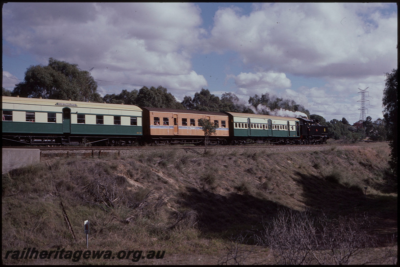 T08195
DD Class 592, Up ARHS passenger special, city circle tour, western leg of Woodbridge Triangle
