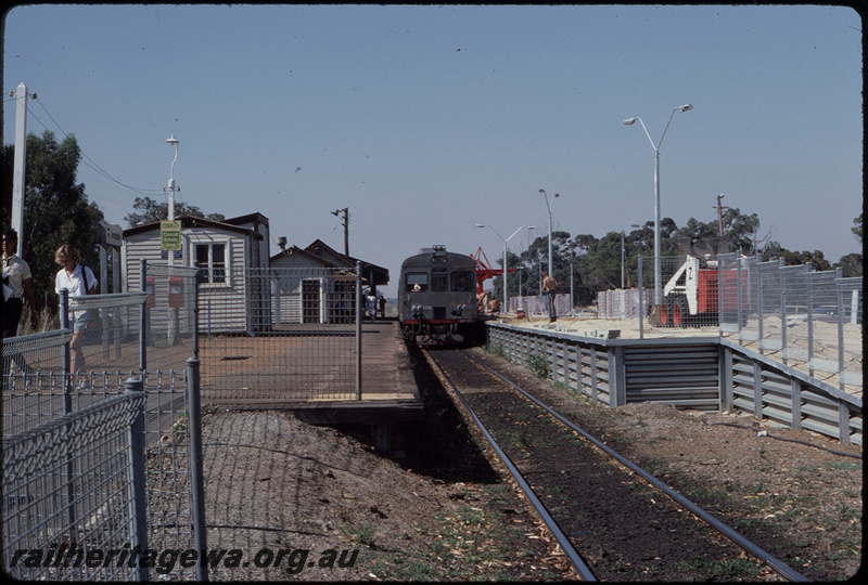 T08305
ADK Class 682, Up suburban passenger service, Armadale, new station under construction, station buildings, platform, SWR line

