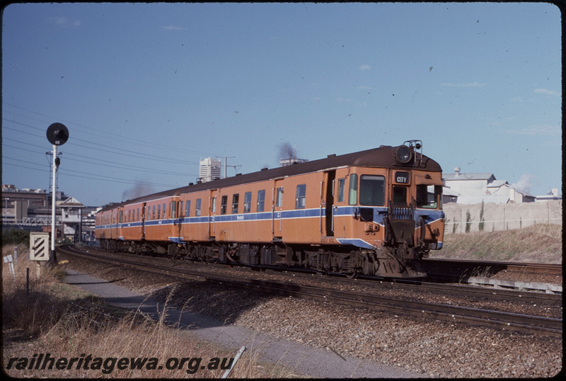 T08316
ADG Class 602 with ADA/ADG Class railcar set, Down suburban passenger service, departing Claisebrook, searchlight signal, signal cabin, ER line

