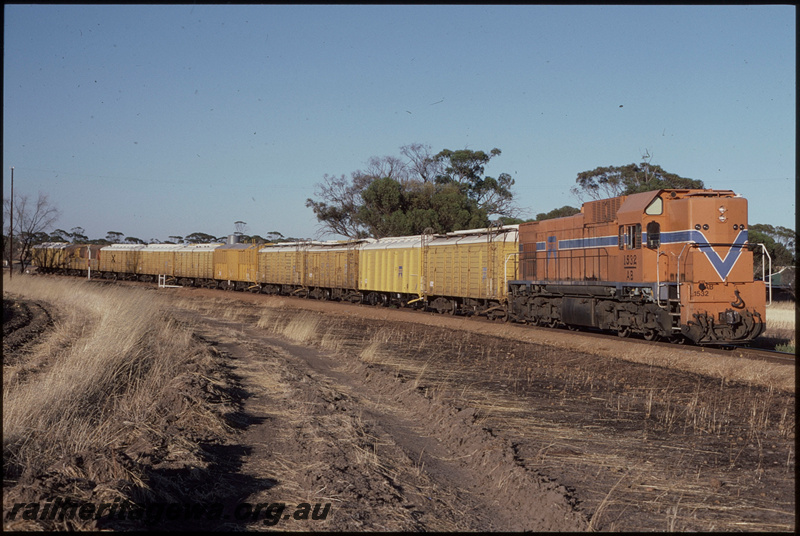 T08350
AB Class 1532, grain train, shunting, Greenhills CBH, YB line
