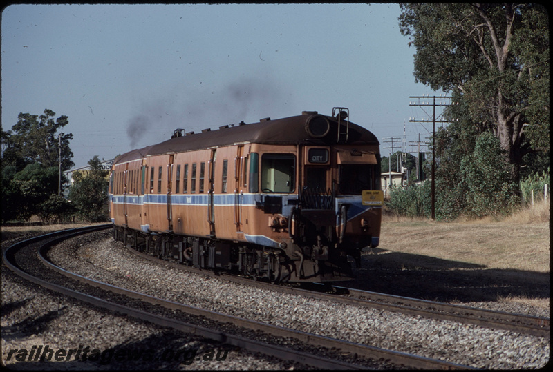 T08363
ADG/ADA/ADG Class railcar set, Down suburban passenger service, departing Stokley, SWR line
