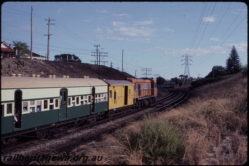 T08417
C Class 1701, Down suburban passenger service, between Rivervale and Victoria Park, SWR line
