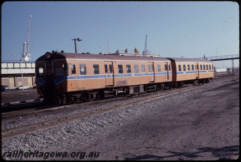 T08424
ADX Class 662, ADA Class trailer, Up suburban passenger service, last ADX Class railcar in service, arriving at Fremantle, ER line
