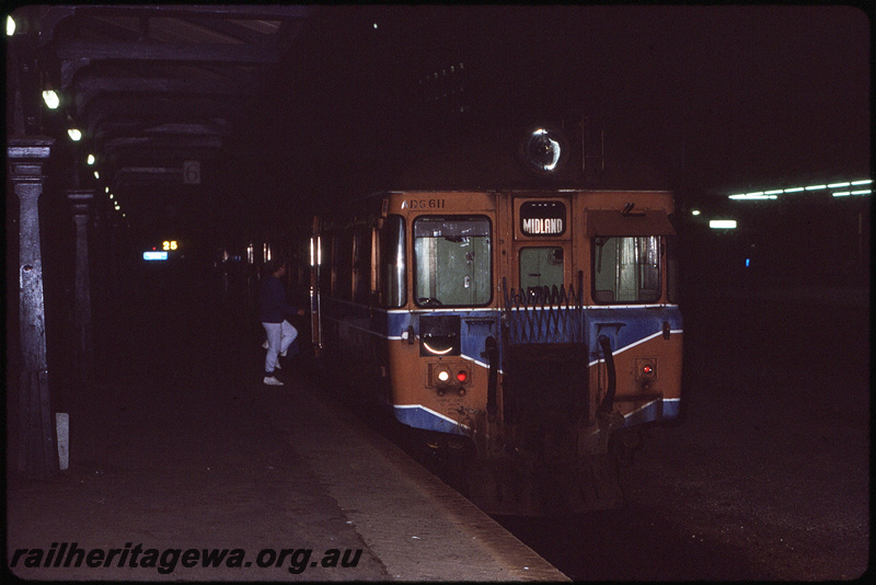 T08453
ADG Class 611 with another ADG Class railcar, Down suburban passenger service, Platform 6, City Station, Perth, ER line
